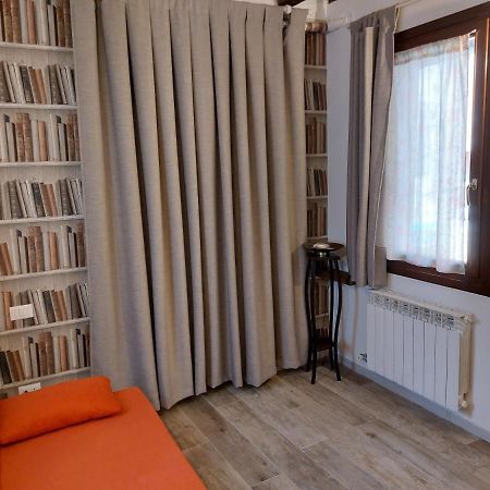 Isepo Apartment Венеция Екстериор снимка